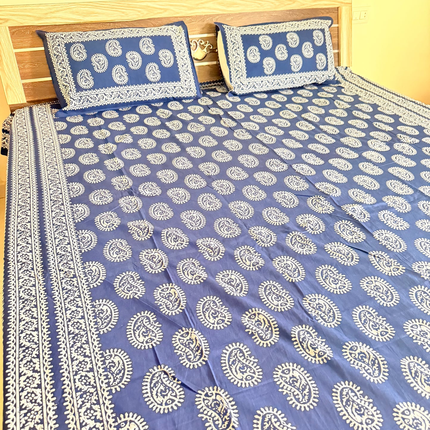 Mehendi Abstract Indigo Cotton Bedsheet