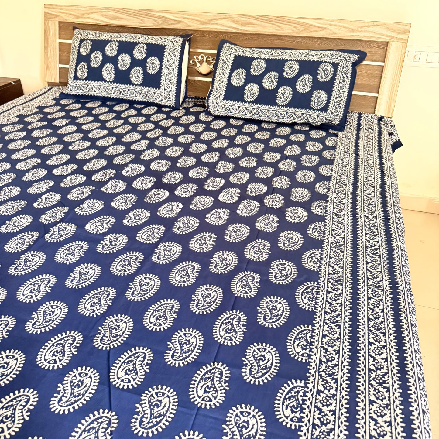 Mehendi Abstract Indigo Cotton Bedsheet