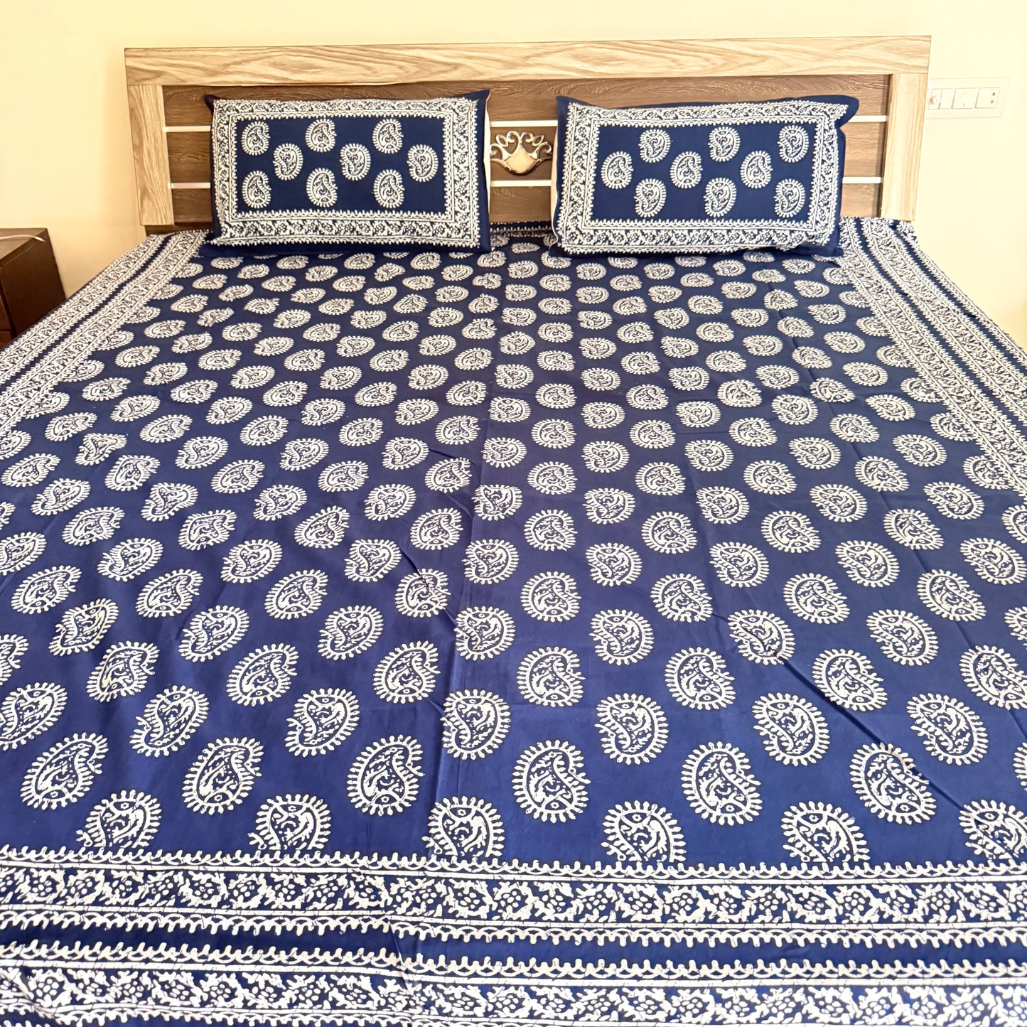 Mehendi Abstract Indigo Cotton Bedsheet