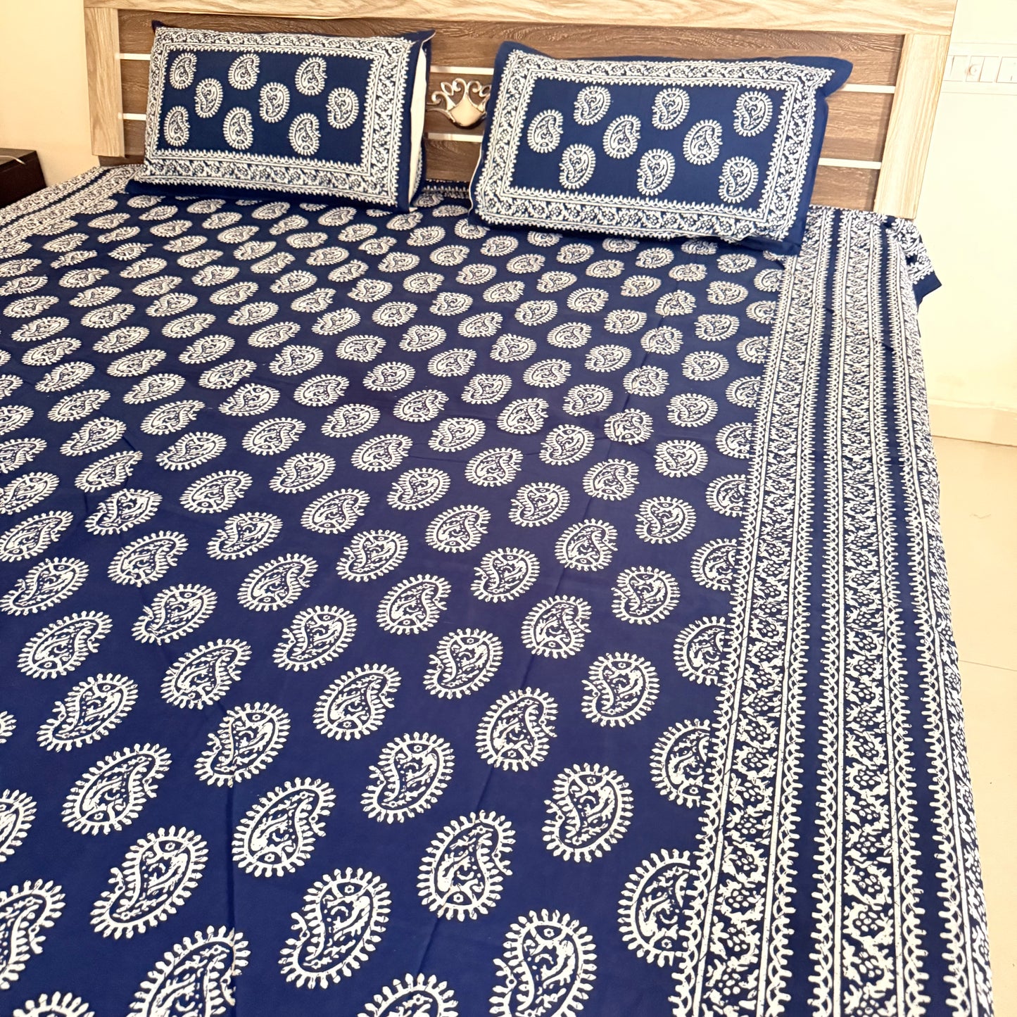 Mehendi Abstract Indigo Cotton Bedsheet