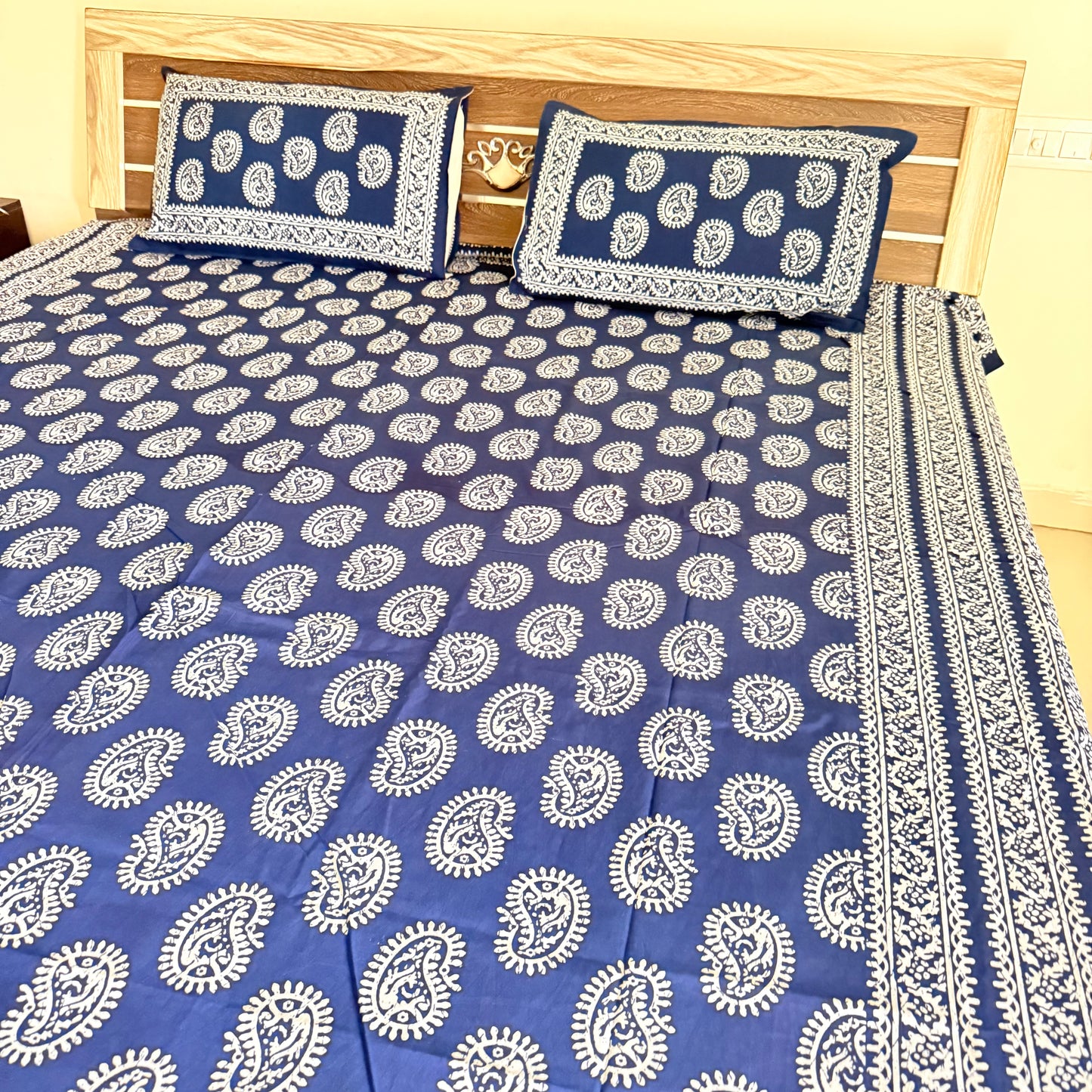 Mehendi Abstract Indigo Cotton Bedsheet