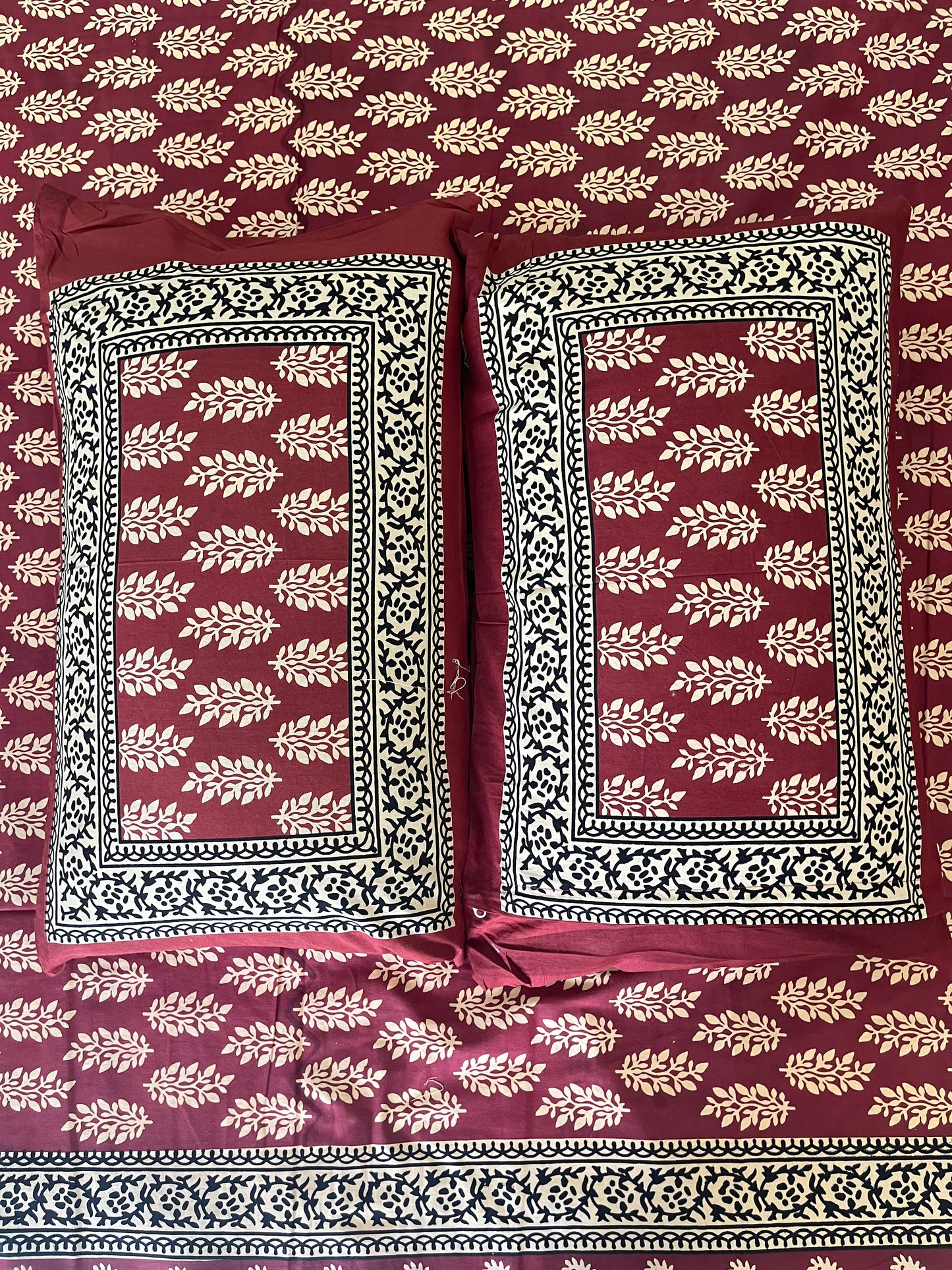 Red and Gold Barmeri Print Double Bedsheet with 2 Pillow Covers